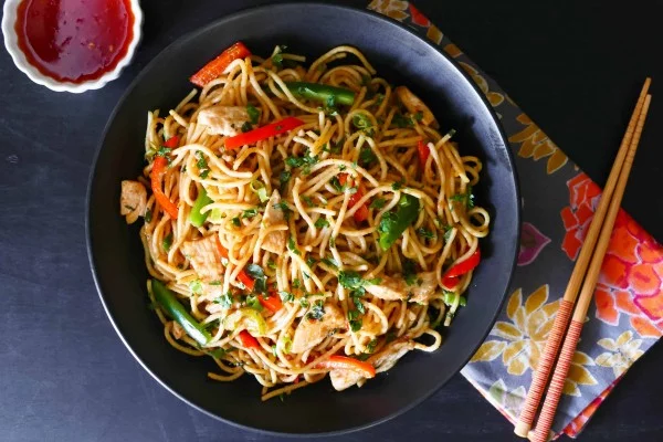 Instant Pot Thai Peanut Noodles with Chicken #instantpot #pressurecooker #noodles #dinner #recipe