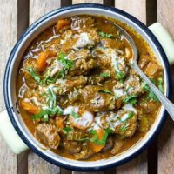 Scrummy Coconut Lamb Curry #lamb #dinner #recipe