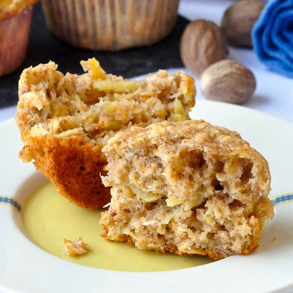 Oatmeal Apple Banana Low Fat Muffins. Easy, delicious & high in fiber too! #lowfat #healthy #dessert #recipe