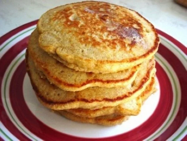 Weight Watchers Cinnamon Applesauce Pancakes Recipe • WW Recipes #pancakes #dinner #lunch #snack #food #recipe