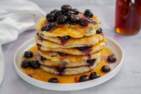 5-Ingredient Gluten Free Blueberry Pancakes Recipe (low FODMAP) #pancakes #dinner #lunch #snack #food #recipe