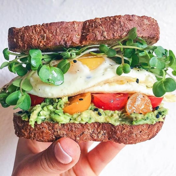 Avocado and Egg Breakfast Sandwich recipe #sandwich #lunch #snack #recipe