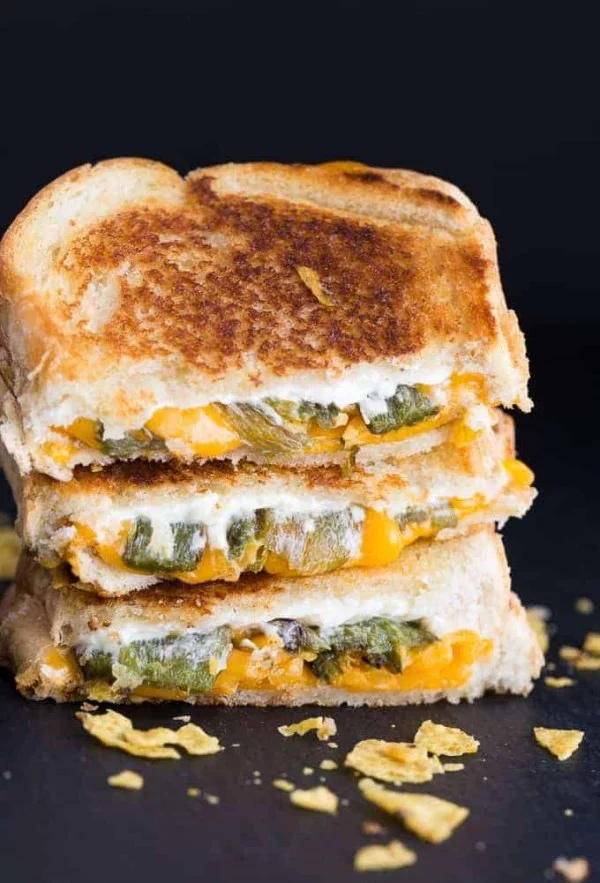 Jalapeno Popper Grilled Cheese Sandwich #sandwich #lunch #snack #recipe