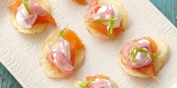 Smoked Salmon Bites #smallbites #partyfood #snack #recipe