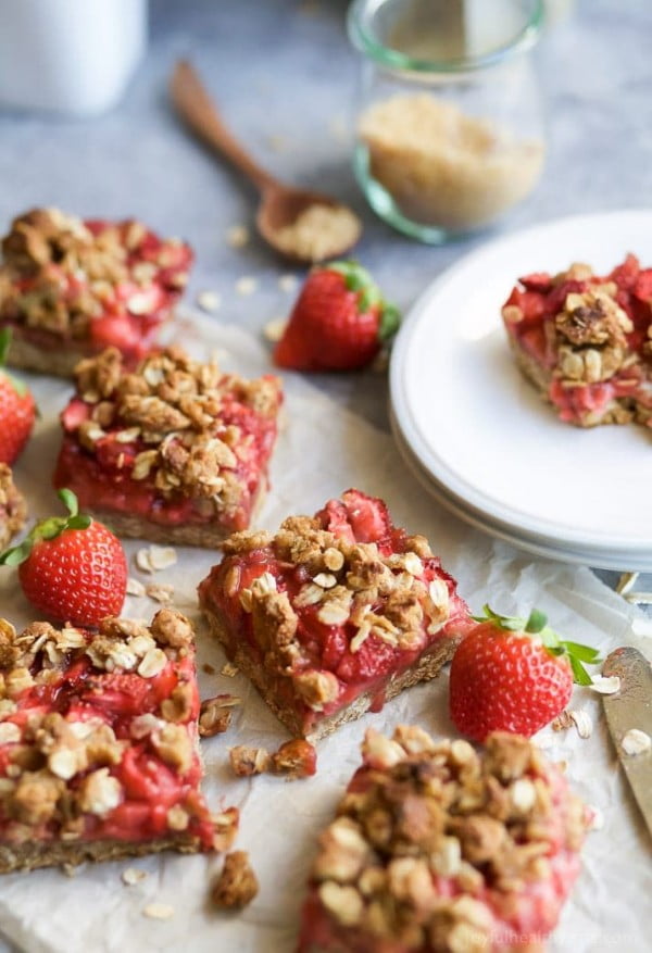 Strawberry Oatmeal Bars #strawberry #dessert #berries #food #recipe