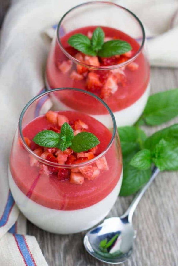 Greek Yogurt Panna Cotta with Strawberry Sauce #strawberry #dessert #berries #food #recipe