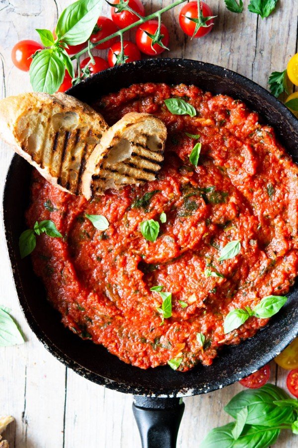 Authentic Italian Tomato Sauce #tomato #recipe #dinner
