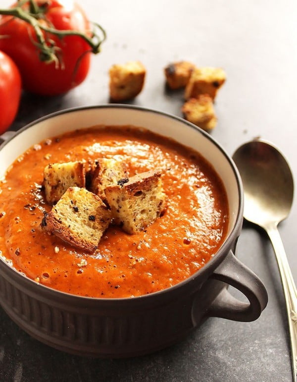 Healing Roasted Tomato and Red Pepper Soup #tomato #recipe #dinner