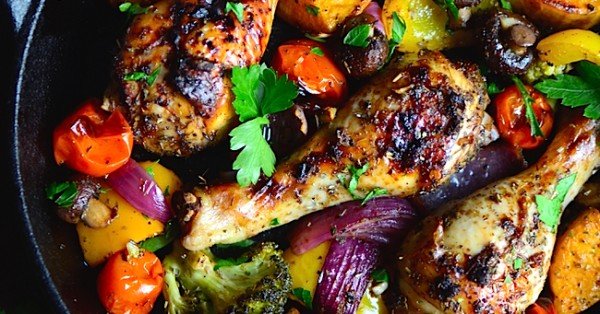 One Pan Balsamic Roasted Chicken and Vegetables #easy #chicken #recipe #dinner