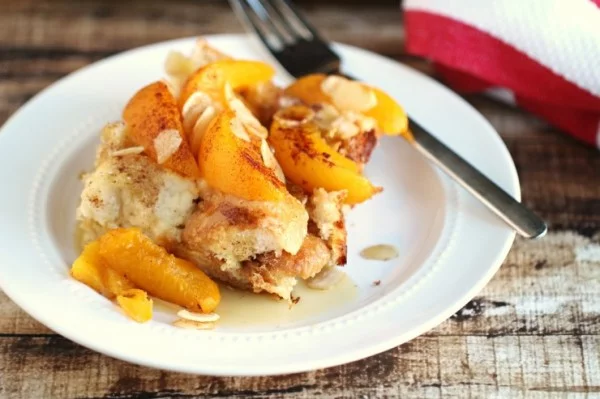Peach French Toast Bake with Almonds #frenchtoast #bake #dinner #breakfast #recipe