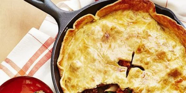 Beef and Stout Skillet Pie #groundbeef #dinner #recipe #beef