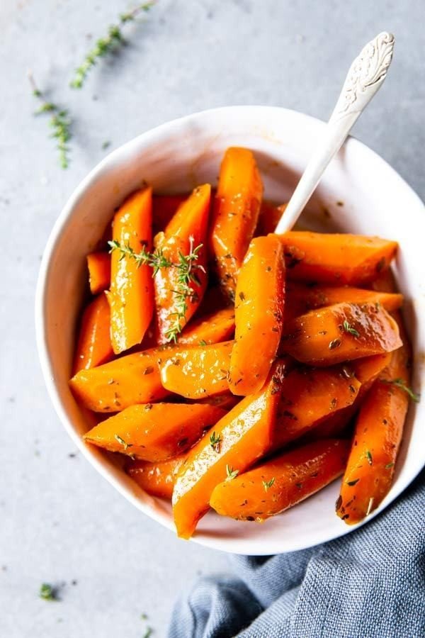 Honey Butter Thyme Crockpot Glazed Carrots #easter #easterdinner #dinner #recipe #healthy