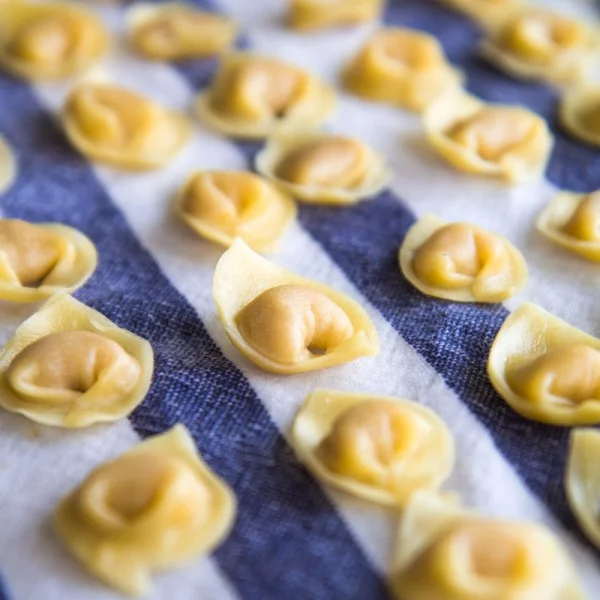 HOMEMADE TORTELLINI Italian traditional recipe and history #italian #dinner #recipe