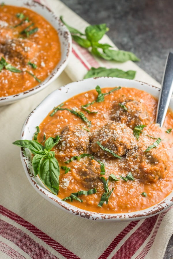 Tomato Basil Bisque with Italian Meatballs (paleo + Whole30) #italian #dinner #recipe