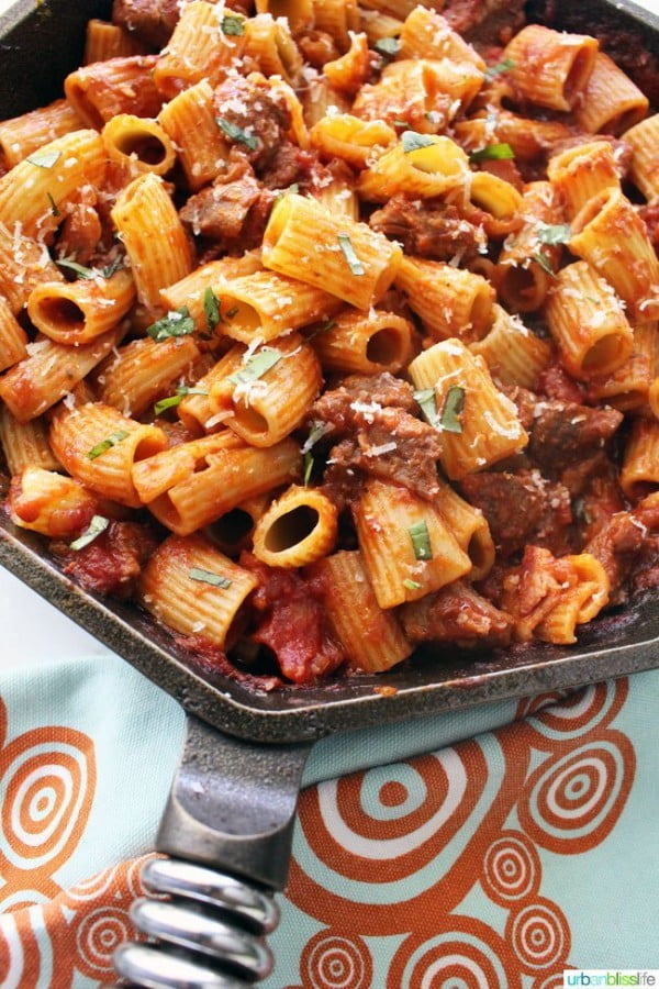 Easy, Hearty Rigatoni with Italian Sausage family dinner recipe #italian #dinner #recipe