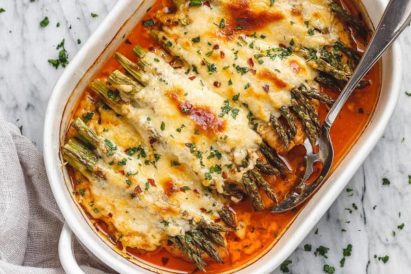 Asparagus Chicken Casserole with Mozzarella #recipe #chicken #quick #easy #dinner