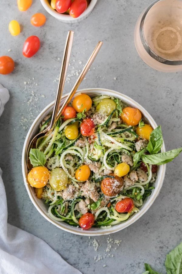 Garlic Roasted Tomato Chicken Sausage Zucchini Noodles #sausage #dinner #recipe