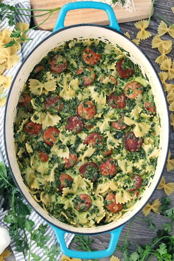 Creamy One-Pot Pasta with Sausage with Spinach #sausage #dinner #recipe