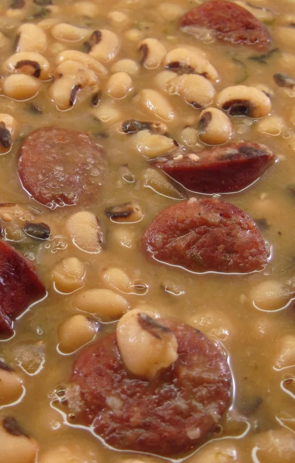Smoked Sausage and Black-Eyed Peas #sausage #dinner #recipe