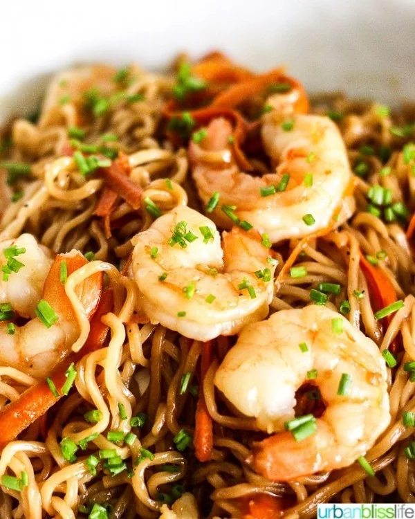 Easy Shrimp Lo Mein Noodles Recipe #shrimp #recipe #dinner #lunch #snack