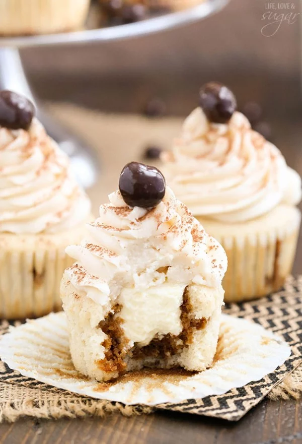 Easy Tiramisu Cupcakes #tiramisu #recipe #dessert