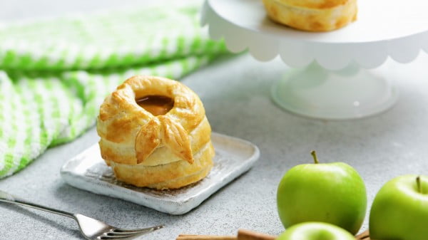 Puff Pastry Wrapped Apples #apple #recipe #dessert #snack